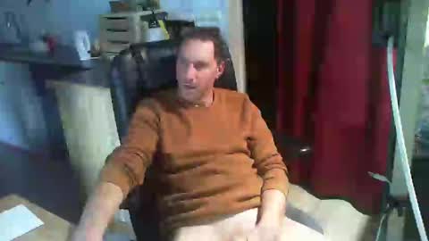 Snapshot of jef74700 chatting on 12/11/24, 02:44 Jrme online show from 12/11/24, 02:44