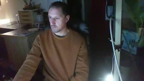 Snapshot of jef74700 chatting on 12/17/24, 04:56 Jrme online show from 12/17/24, 04:56