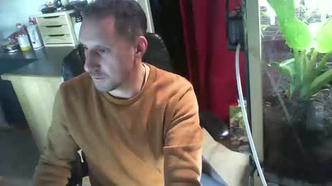 Snapshot of jef74700 chatting on 01/03/25, 01:14 Jrme online show from 01/03/25, 01:14