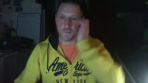 Snapshot of jef74700 chatting on 02/14/25, 04:37 Jrme online show from 02/14/25, 04:37