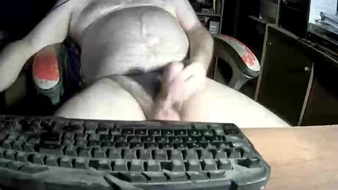 Snapshot of jeff_40962 chatting on 12/16/25, 02:05 Jeffrey Sinclair online show from 12/16/25, 02:05