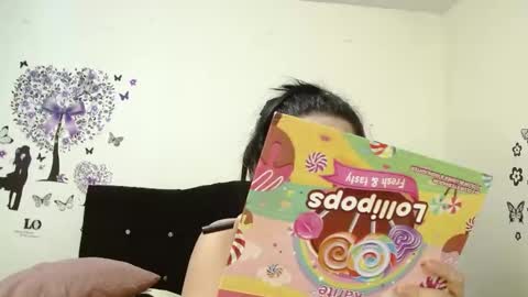 Snapshot of jeff_and_jade chatting on 10/01/25, 11:27 jeff and jade online show from 10/01/25, 11:27