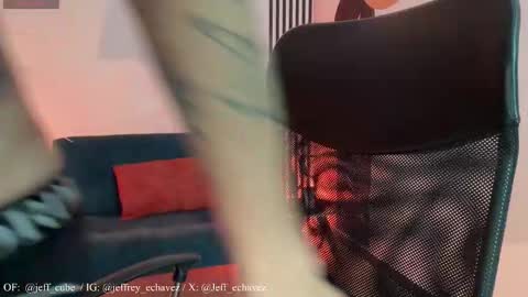 Jeff and Mugi  Independent model online show from 10/15/25, 12:44