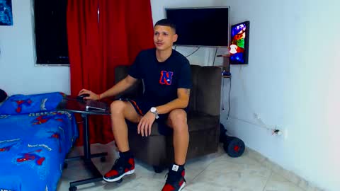 Snapshot of jeffer21_hot chatting on 05/08/26, 05:35 jeffer21_hot online show from 05/08/26, 05:35