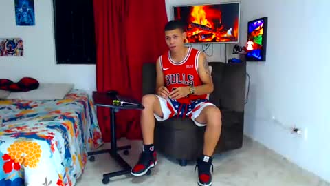 Snapshot of jeffer21_hot chatting on 06/22/26, 12:13 jeffer21_hot online show from 06/22/26, 12:13