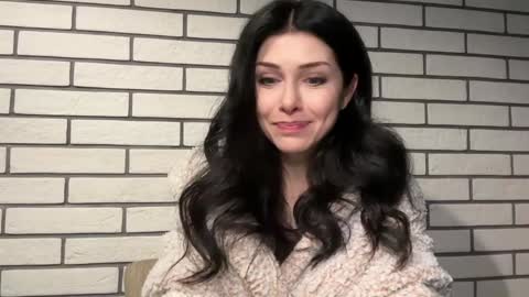 Snapshot of jeffreycola chatting on 11/29/25, 07:17 jennifer bones online show from 11/29/25, 07:17