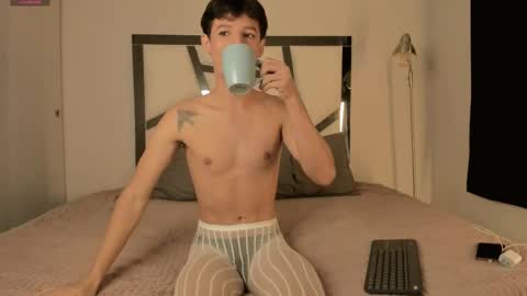 Snapshot of jei_7m chatting on 02/04/26, 10:21 jei_7m online show from 02/04/26, 10:21