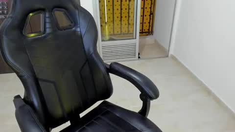 jeins_22 online show from 12/12/24, 04:04