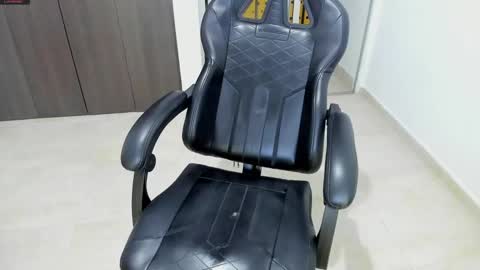 jeins_22 online show from 02/05/25, 06:24