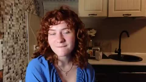 Snapshot of jelly_cherry chatting on 06/11/26, 12:32 Emily online show from 06/11/26, 12:32