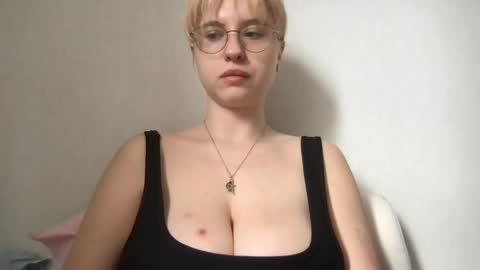 Snapshot of jelly_gum chatting on 05/19/26, 06:09 Inna online show from 05/19/26, 06:09