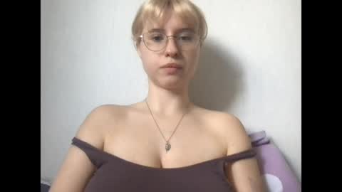 Snapshot of jelly_gum chatting on 05/25/26, 05:57 Inna online show from 05/25/26, 05:57