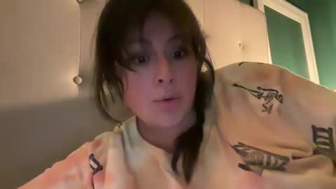 Snapshot of jellybeanin chatting on 01/29/25, 01:17 Jelli online show from 01/29/25, 01:17