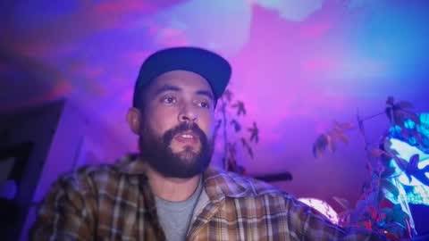 Snapshot of jellyfishfun chatting on 02/26/25, 08:37 Guy Jones online show from 02/26/25, 08:37