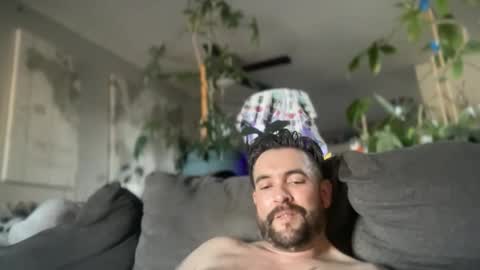 Snapshot of jellyfishfun chatting on 11/13/25, 10:19 Guy Jones online show from 11/13/25, 10:19