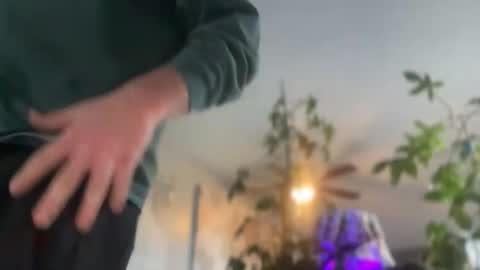 Snapshot of jellyfishfun chatting on 11/22/25, 03:11 Guy Jones online show from 11/22/25, 03:11