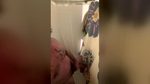 Snapshot of jellyfishfun chatting on 12/18/25, 04:07 Guy Jones online show from 12/18/25, 04:07