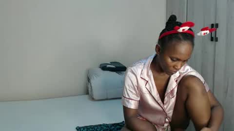 Jemmi online show from 04/23/26, 10:47