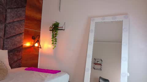 Snapshot of jenacooper__ chatting on 11/21/25, 02:10 Jena online show from 11/21/25, 02:10