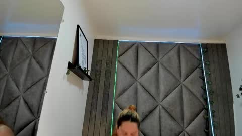 Jena  online show from 12/22/25, 07:44