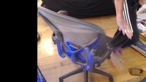 Snapshot of jenandjamesnyc chatting on 12/17/25, 04:35 PegMePlease online show from 12/17/25, 04:35