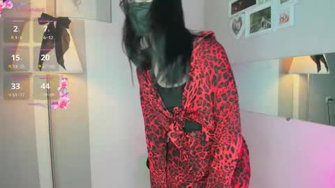 Molly online show from 11/11/25, 11:27