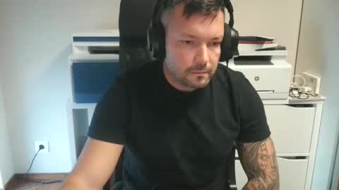 jendin_ online show from 12/15/25, 09:46