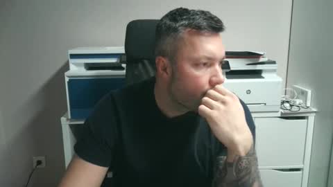 jendin_ online show from 12/21/25, 11:23