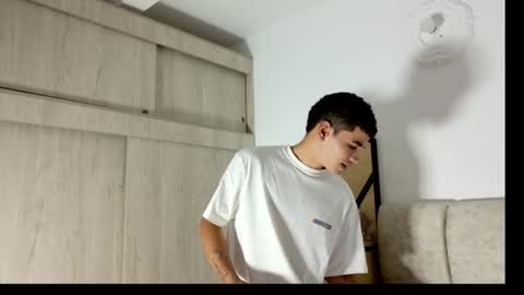 Snapshot of jenfrysuarez chatting on 06/15/26, 11:51 jenfrysuarez online show from 06/15/26, 11:51