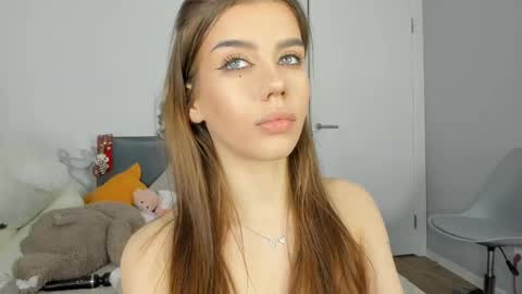 Dolly online show from 03/05/25, 07:27