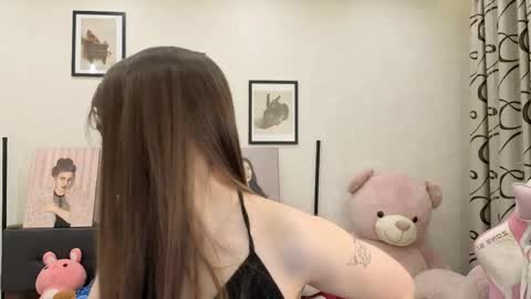 Snapshot of jenie_fire chatting on 04/29/26, 05:30 Dolly online show from 04/29/26, 05:30
