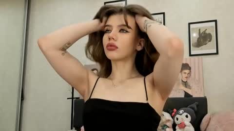 Snapshot of jenie_fire chatting on 06/06/26, 01:27 Dolly online show from 06/06/26, 01:27