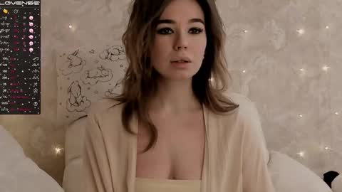 Snapshot of jeniferji chatting on 03/13/26, 09:38 EvaSileZ online show from 03/13/26, 09:38