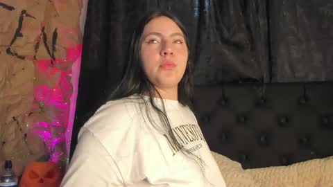 jeniferpowell_nm online show from 10/23/25, 08:29