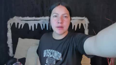 jeniferpowell_nm online show from 11/26/25, 07:37