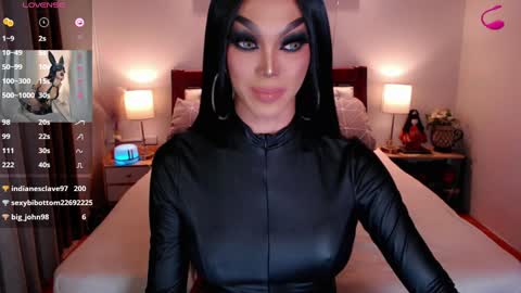 Snapshot of jenifers_body chatting on 01/26/25, 11:08 Queen Jenifer online show from 01/26/25, 11:08