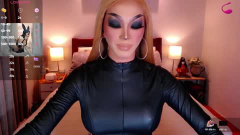 Snapshot of jenifers_body chatting on 01/29/25, 07:53 Queen Jenifer online show from 01/29/25, 07:53