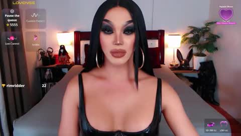 Queen Jenifer online show from 03/25/26, 09:32