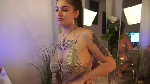 Snapshot of jeniffer_foxx chatting on 09/23/25, 05:10 jeniffer_foxx online show from 09/23/25, 05:10