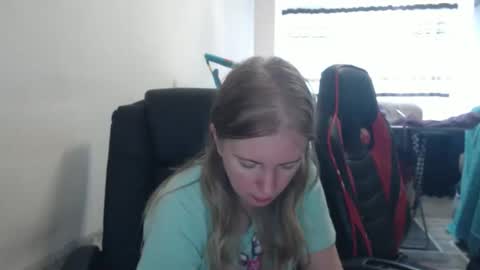 JenisAndPeter online show from 09/15/25, 06:02