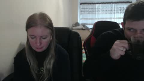 JenisAndPeter online show from 09/30/25, 07:02