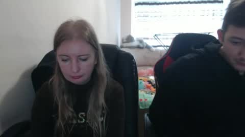 JenisAndPeter online show from 10/04/25, 07:06