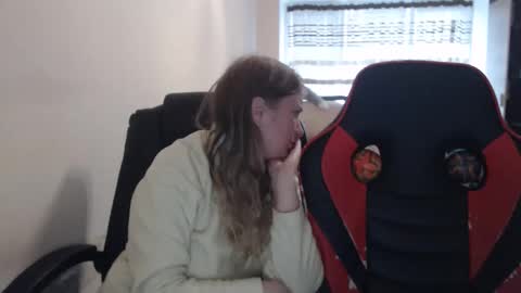 JenisAndPeter online show from 11/06/25, 07:20