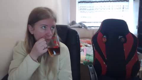 JenisAndPeter online show from 11/07/25, 07:30