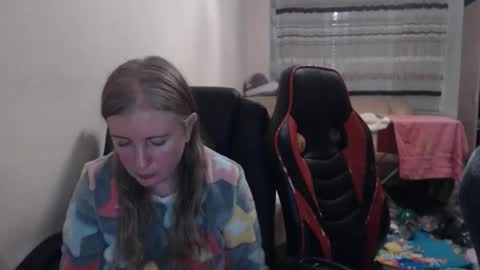 JenisAndPeter online show from 11/25/25, 07:14