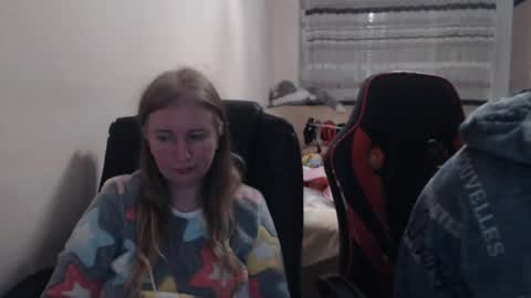 JenisAndPeter online show from 11/26/25, 07:37