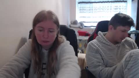 JenisAndPeter online show from 12/15/25, 08:18