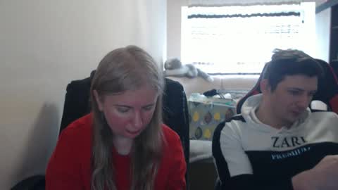 JenisAndPeter online show from 04/11/26, 07:45