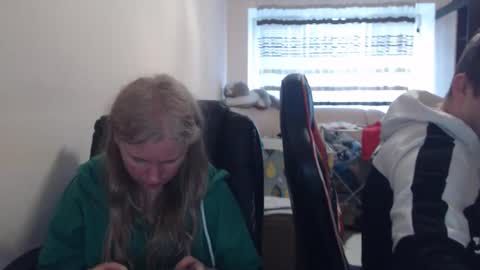 JenisAndPeter online show from 04/14/26, 05:19