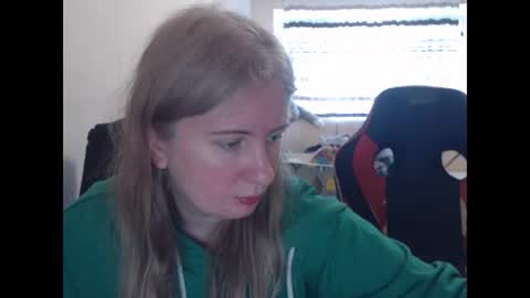 JenisAndPeter online show from 04/16/26, 08:04